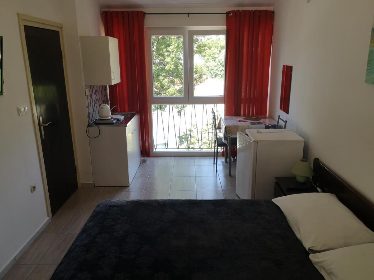 Guest House Morska Grota Povile Exterior photo